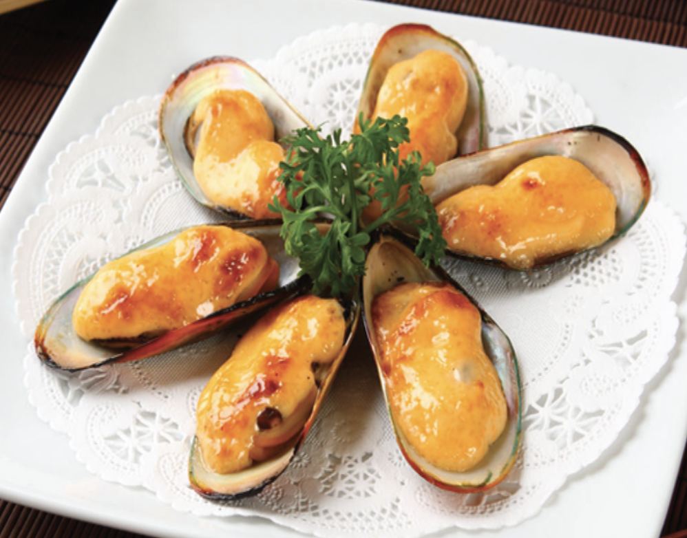 Order Baked Green Mussel food online from Hikari Sushi Bar store, Simi Valley on bringmethat.com