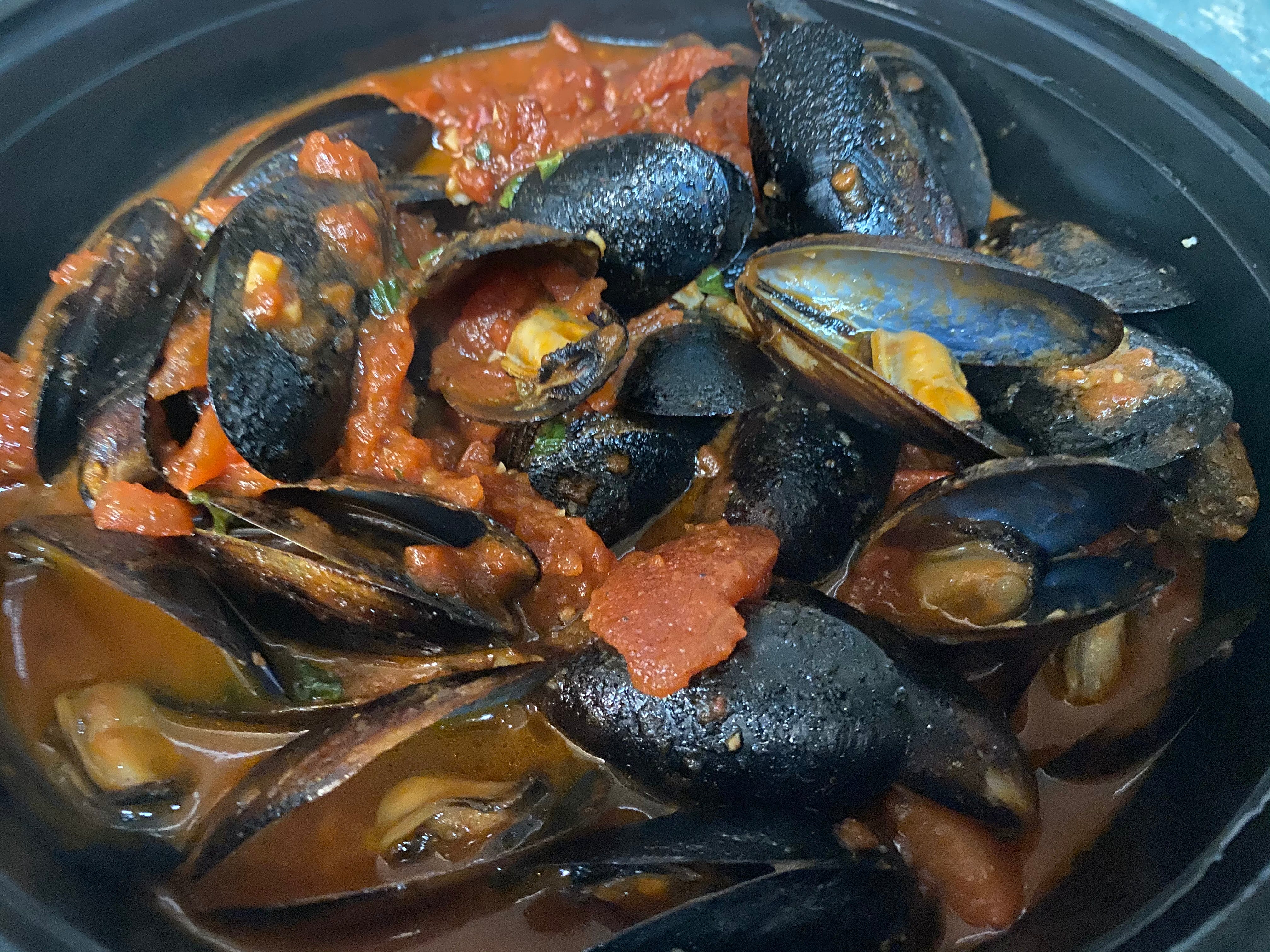 Order Mussels red or white - Appetizer food online from Tullia store, West Berlin on bringmethat.com