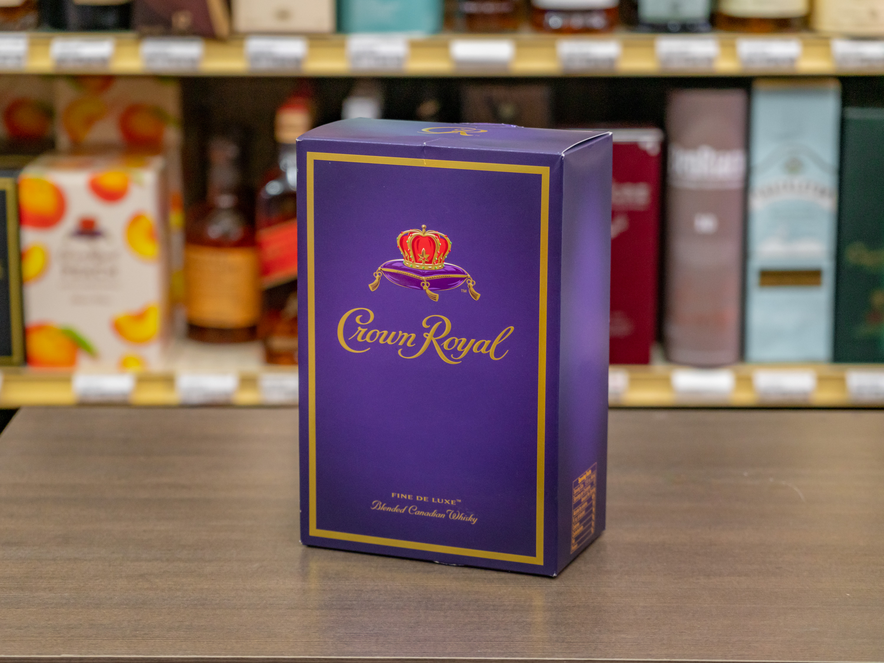 Order 750ml Crown Royal Deluxe Whiskey (40.0% ABV) food online from Burlingame Liquor store, Burlingame on bringmethat.com