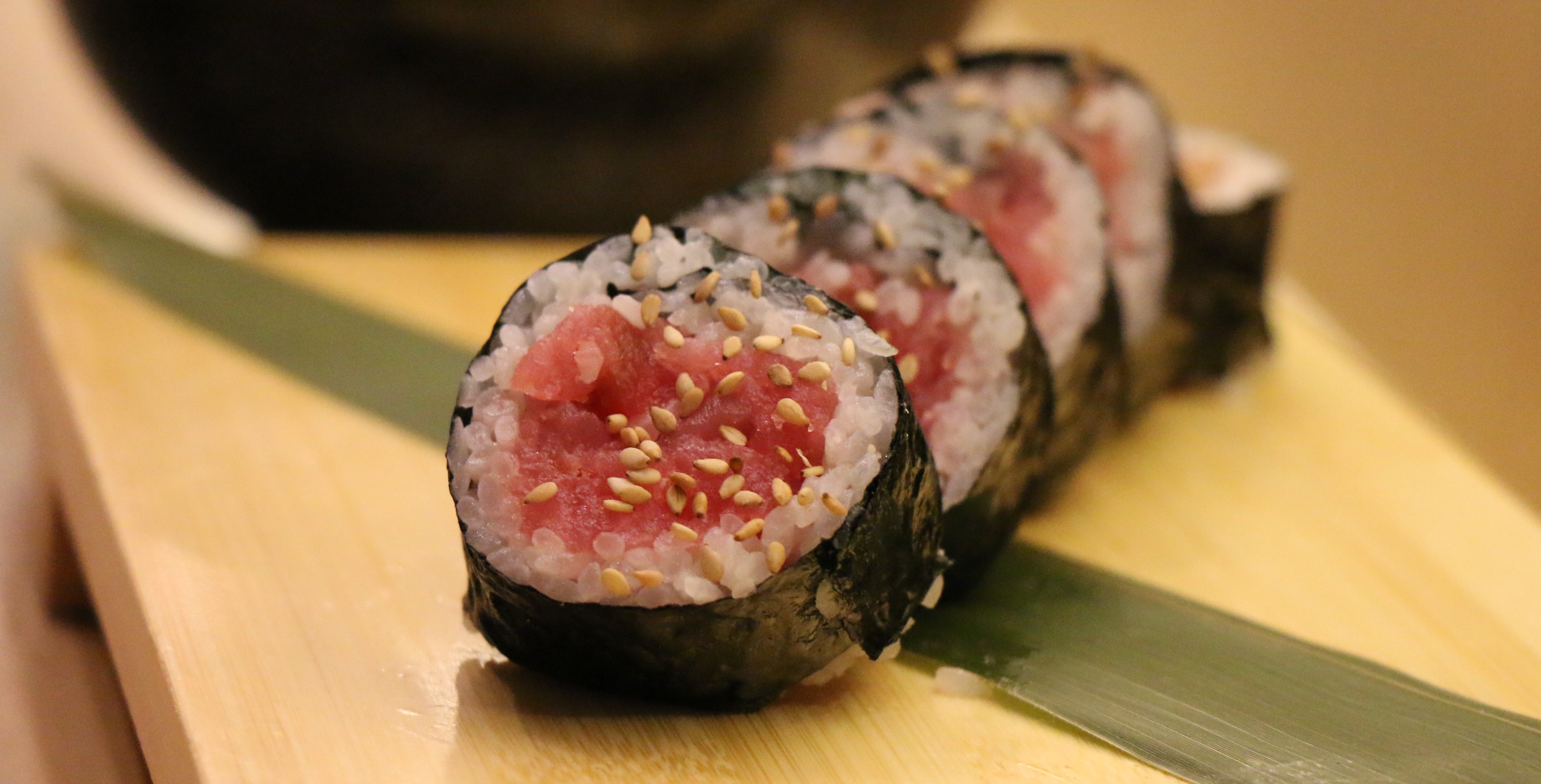 Order Tuna Cut Roll food online from Akafuji store, La Habra on bringmethat.com