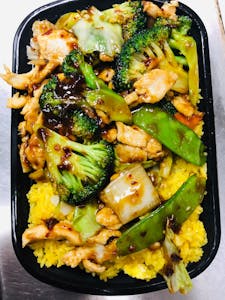 Order C9. Hunan Chicken Dinner 湖南雞 food online from Golden China store, Lincoln on bringmethat.com