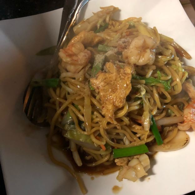 Order 111. House Special Chow Mein food online from Green Tree store, Seattle on bringmethat.com