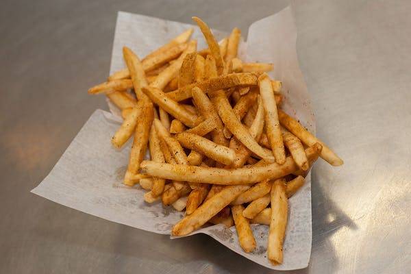 Order French Fries food online from Rooster Bbq Deli store, Saint Paul on bringmethat.com