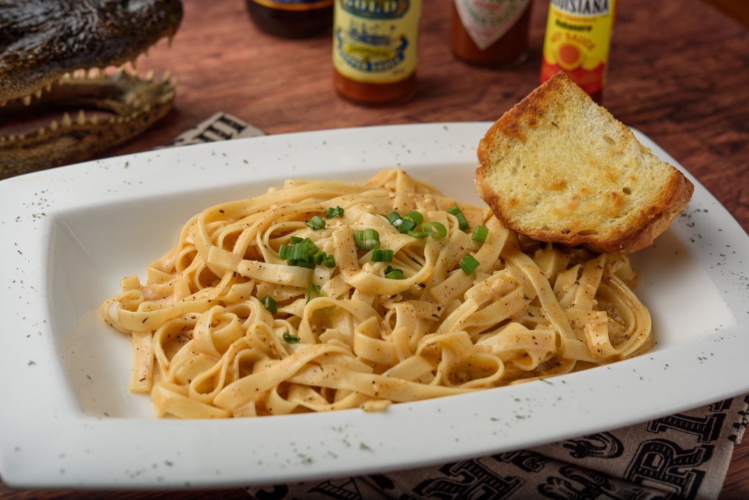 Order Large Chicken Fettuccine food online from Buzzard Billy store, Lincoln on bringmethat.com