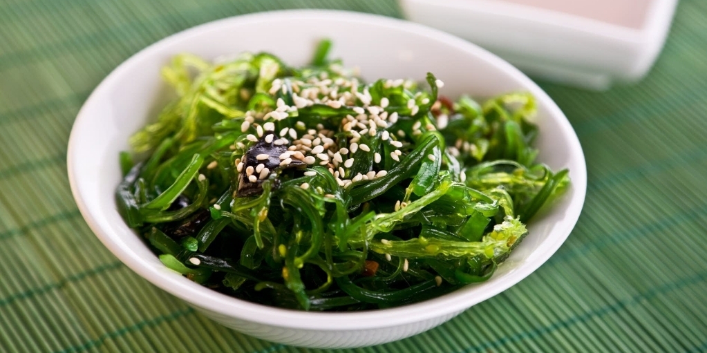 Order Seaweed Salad food online from Sushi Mon store, Las Vegas on bringmethat.com