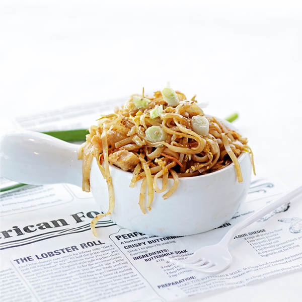 Order Chicken Lo Mein food online from Kosher Castle store, Airmont on bringmethat.com