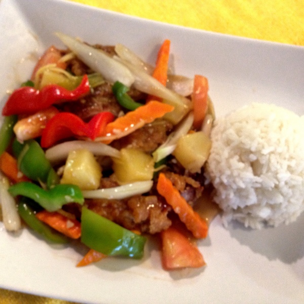 Order SN10. Tamarind Duck with Rice food online from Dokbua Thai Kitchen store, Brookline on bringmethat.com
