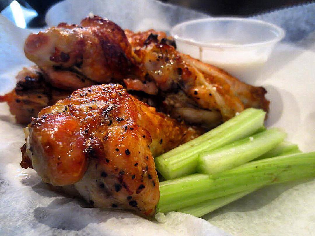 Order Chicken Wings food online from Crust Pizza store, Bryn Mawr on bringmethat.com