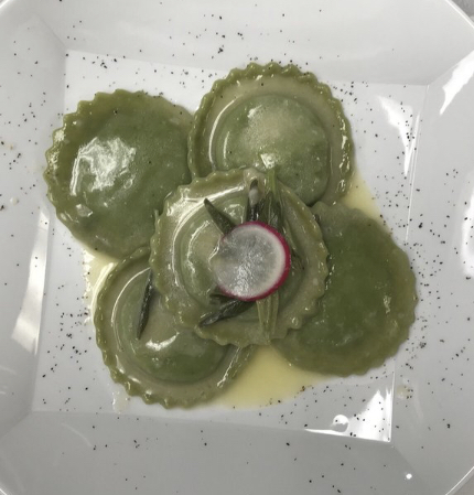 Order Ricotta, Spinach Ravioli with Butter and Sage food online from L'angeletto Restaurant store, New York on bringmethat.com