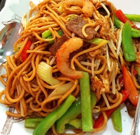 Order 59. House Chow Men Noodle food online from Chef Kenny's Asian Vegan store, Las Vegas on bringmethat.com