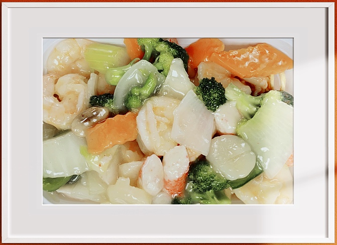 Order S1. Seafood Delight food online from Good chinese restaurant store, Brooklyn on bringmethat.com