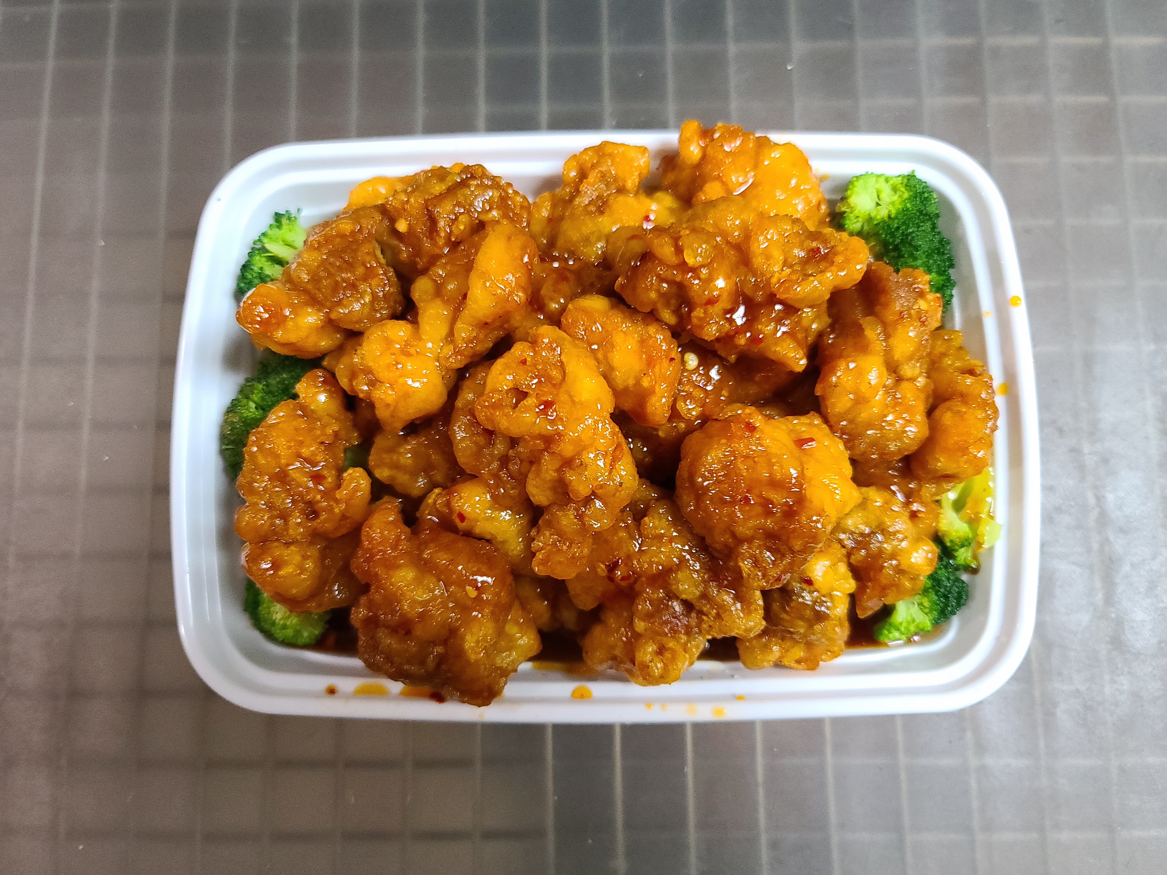 Order S.General Tso's Chicken food online from China King store, Florissant on bringmethat.com