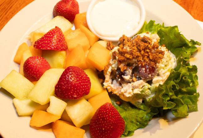 Order Sunshine Chicken Salad food online from Rafferty’S Restaurant store, Lexington on bringmethat.com