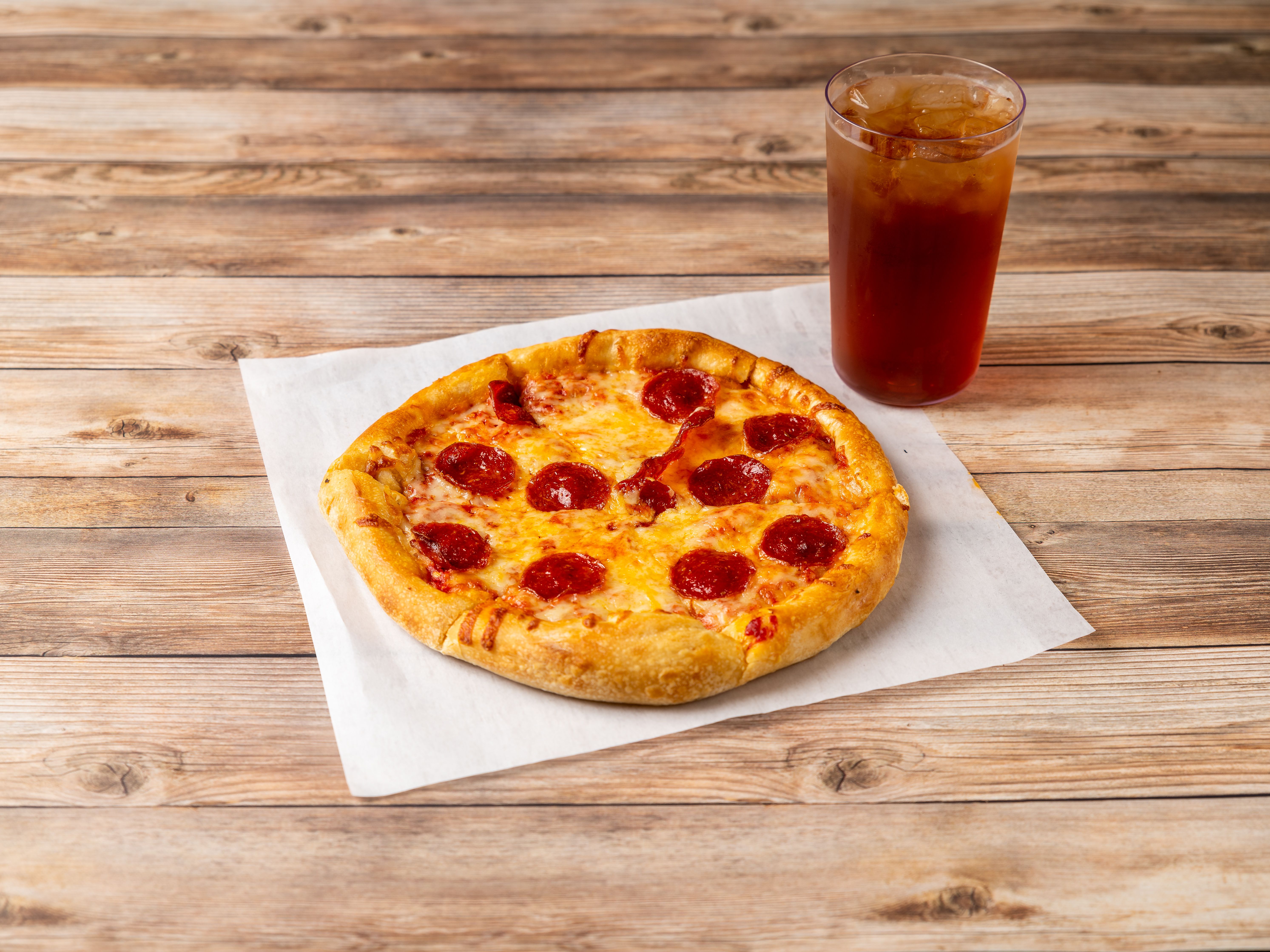 Order Small 1-Topping Pizza and 20 oz. Drink Special food online from Highlander Pizza store, Radford on bringmethat.com
