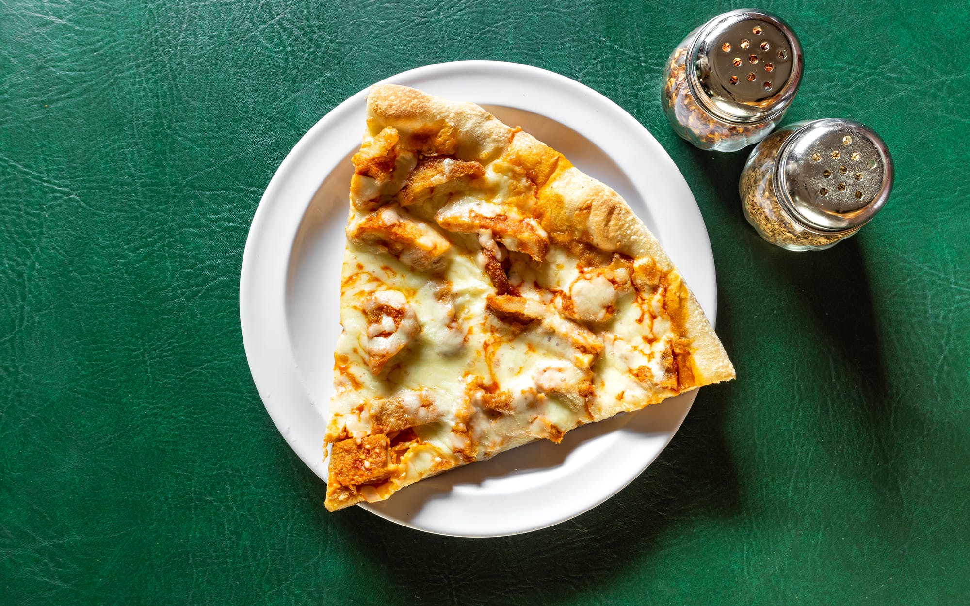 Order Buffalo Chicken Pizza food online from Frankie's Pizza & Restaurant store, Berkeley Township on bringmethat.com
