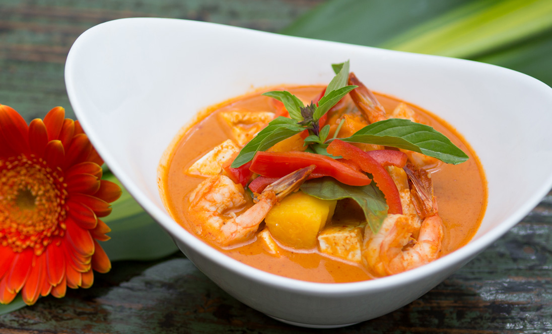 Order Red Curry with Shrimp and Pineapple food online from Thai House Express On Castro store, San Francisco on bringmethat.com