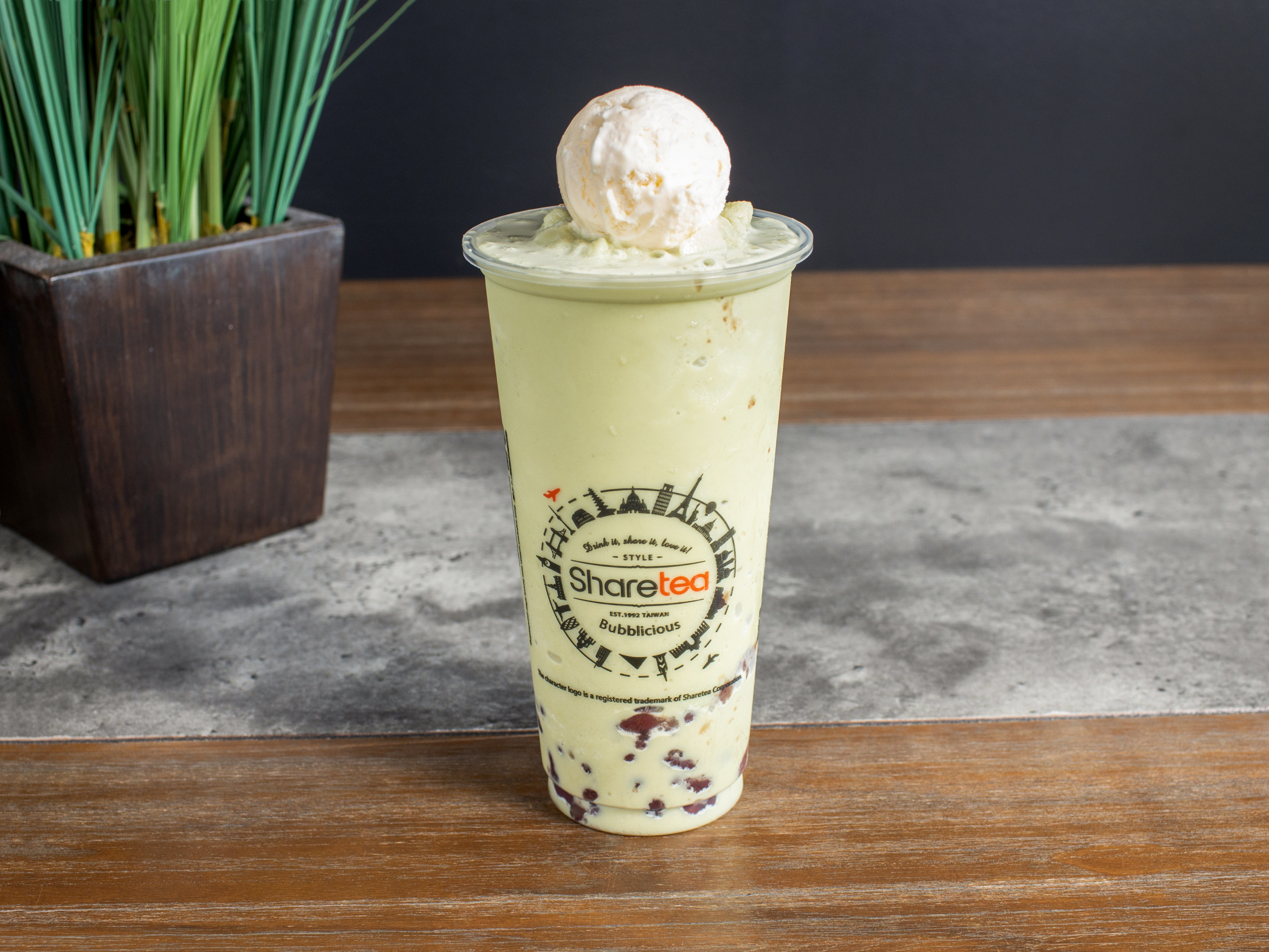 Order Matcha Red Bean Ice Blended with Ice Cream food online from Sharetea store, Pearland on bringmethat.com