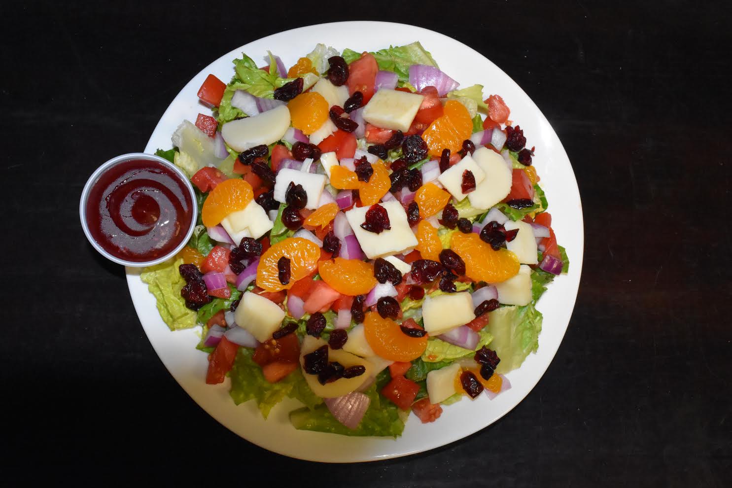 Order House Salad food online from Giddy's Pizzeria & Restaurant store, East Brunswick on bringmethat.com