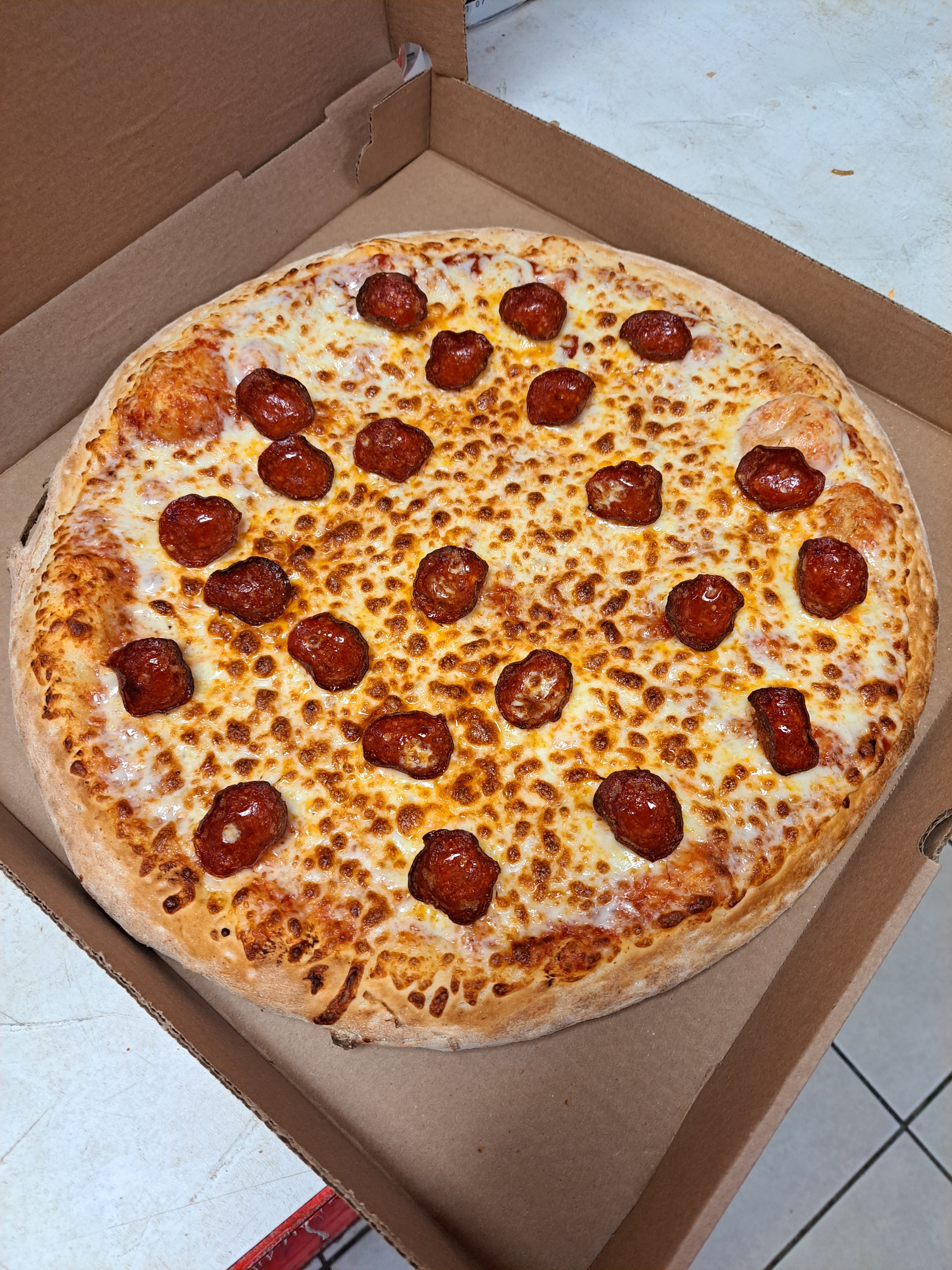 Order 10" Small Pizza with One Topping - Specials food online from Mano's Pizza store, Annandale on bringmethat.com