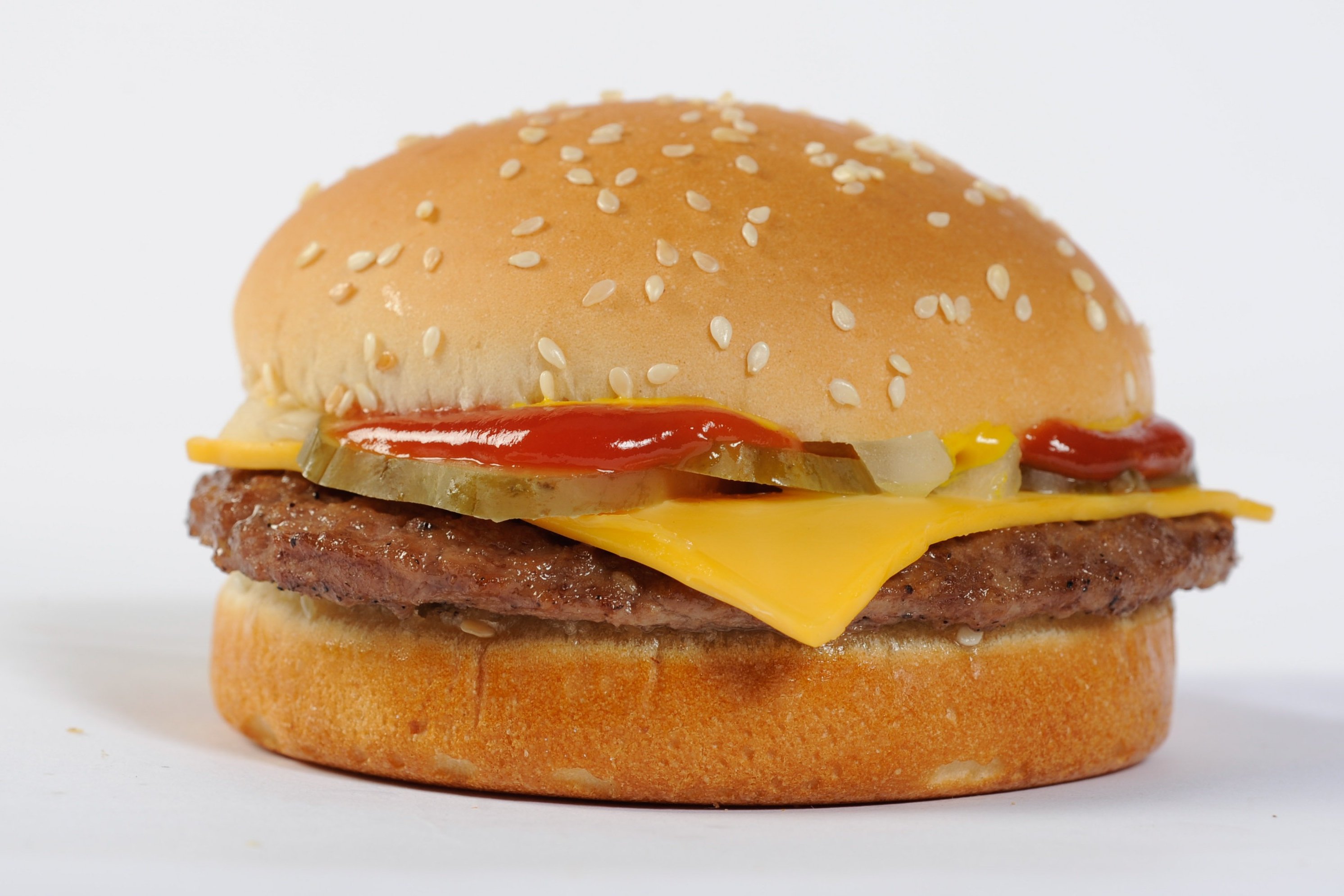 Order Cheeseburger Kids Meal food online from Amigos / Kings Classic store, Lincoln on bringmethat.com