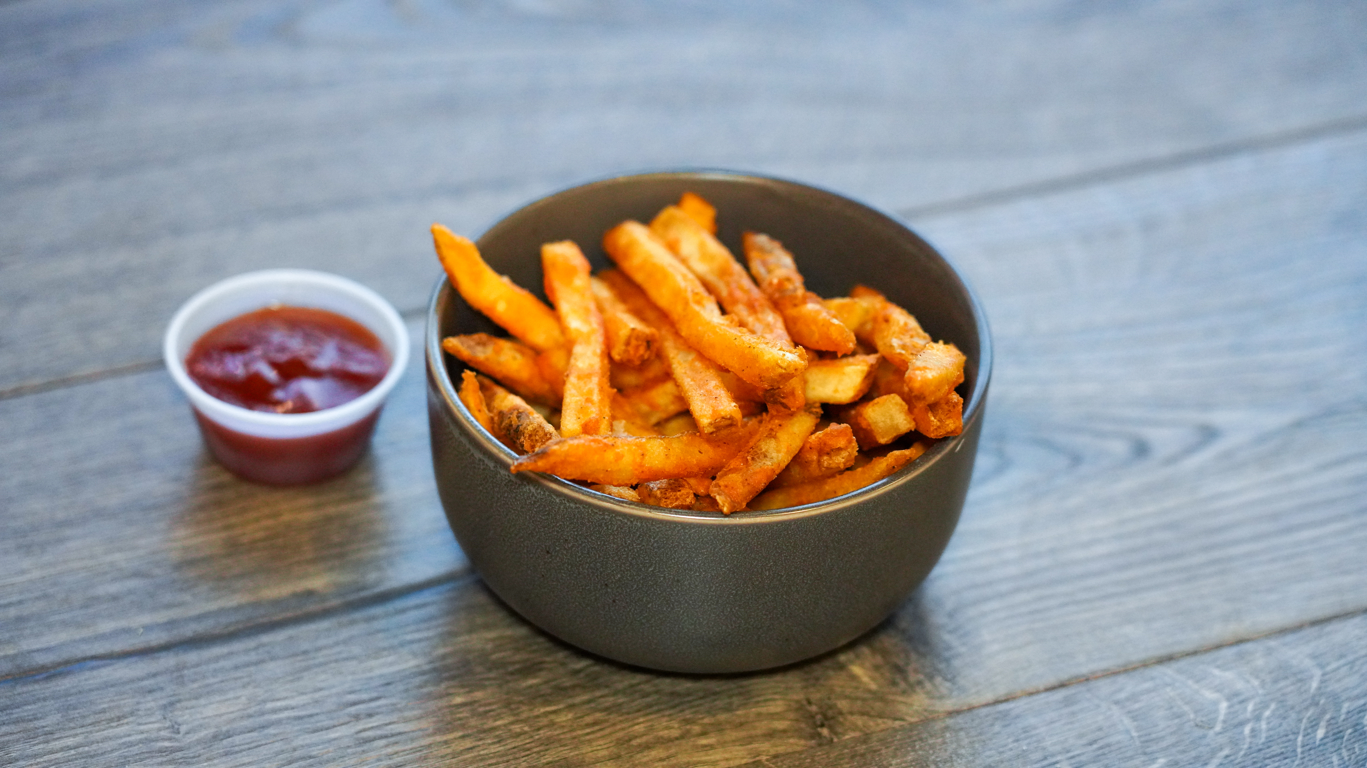 Order French Fries / 薯条 food online from Lin store, Phoenix on bringmethat.com