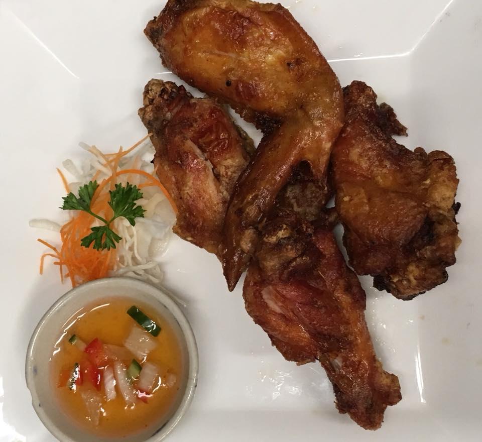 Order Tuk's Chicken Wings food online from Jay's Thai Kitchen store, Suffern on bringmethat.com