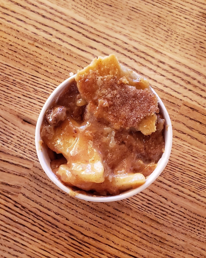Order SM Carmel Apple Cobbler food online from Blu's Barbeque & Bbq Catering store, Dallas on bringmethat.com