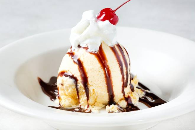 Order KIDS SUNDAE food online from Johnny Carino's store, Sioux Falls on bringmethat.com