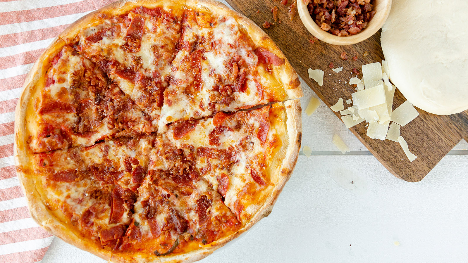 Order Cody's Pepperoni and Bacon Pizza food online from Babbo Italian Eatery store, Phoenix on bringmethat.com