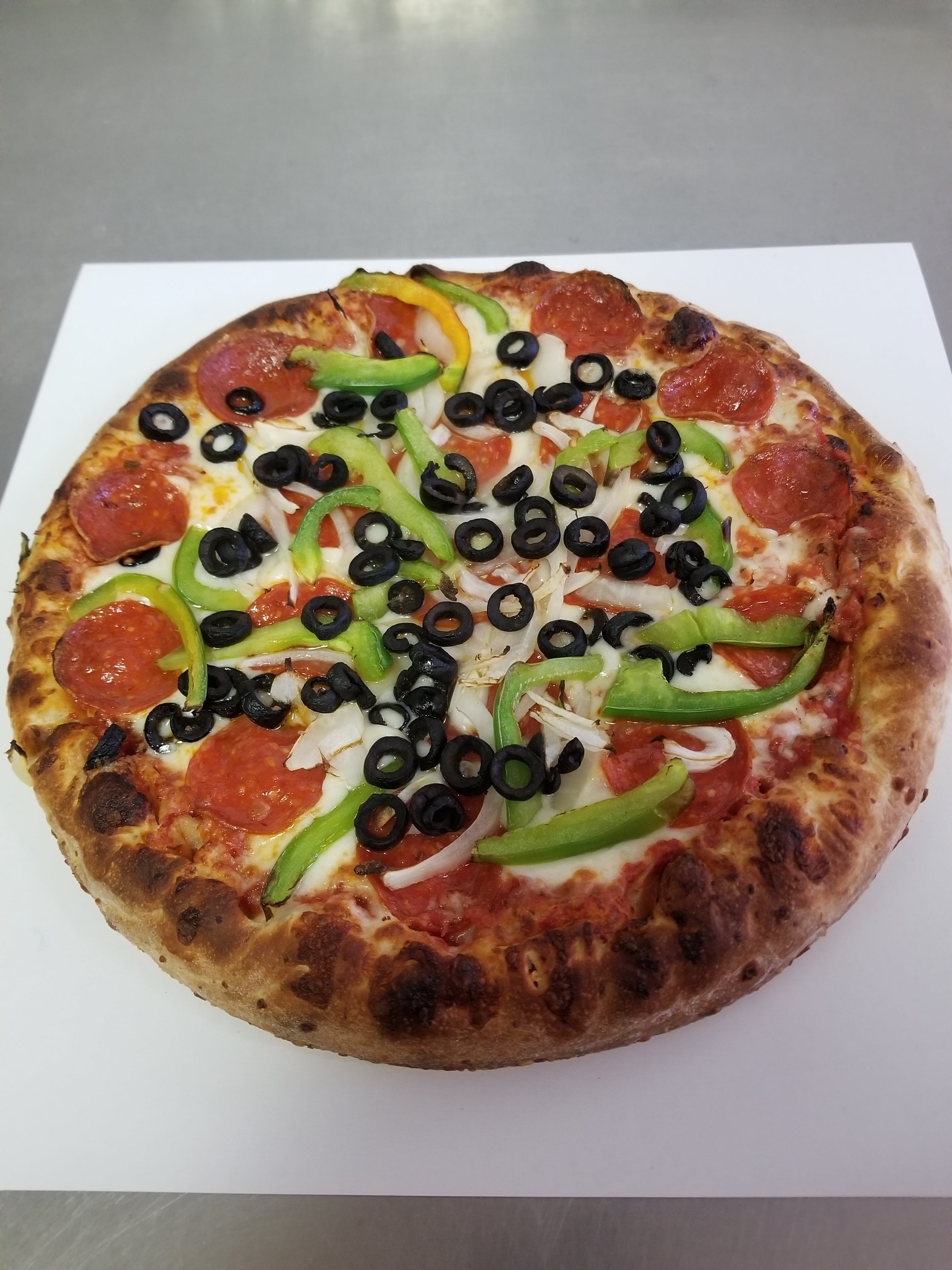 Order Vegetarian Pizza - Small 10" (6 Slices) food online from Valentino's Pizza store, Livonia on bringmethat.com