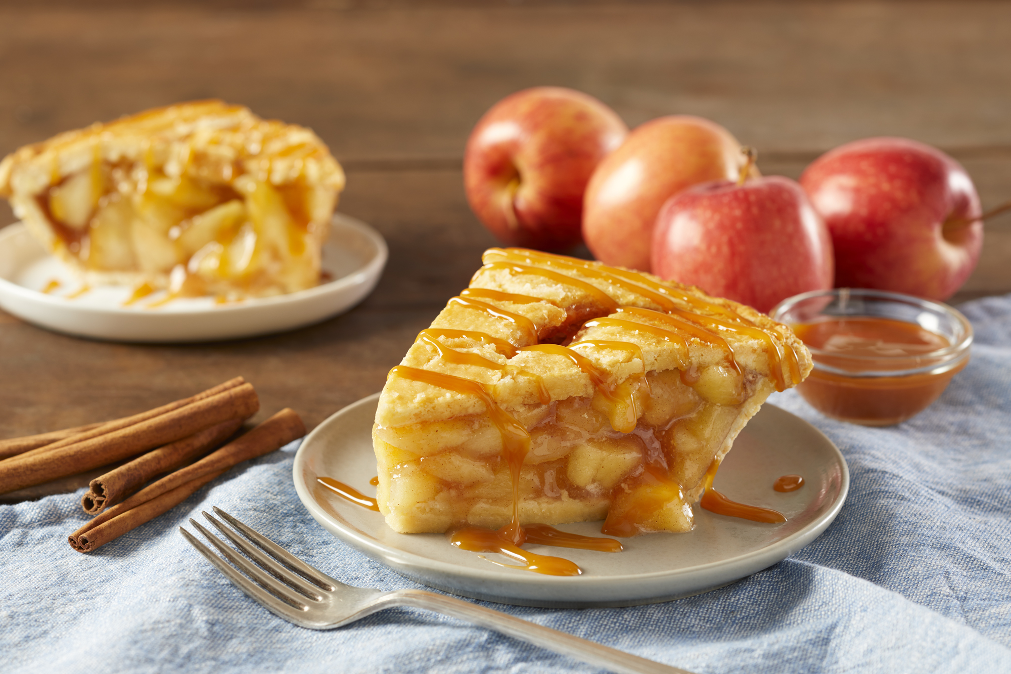 Order Double Crust Apple Pie  food online from Bob Evans store, Akron on bringmethat.com