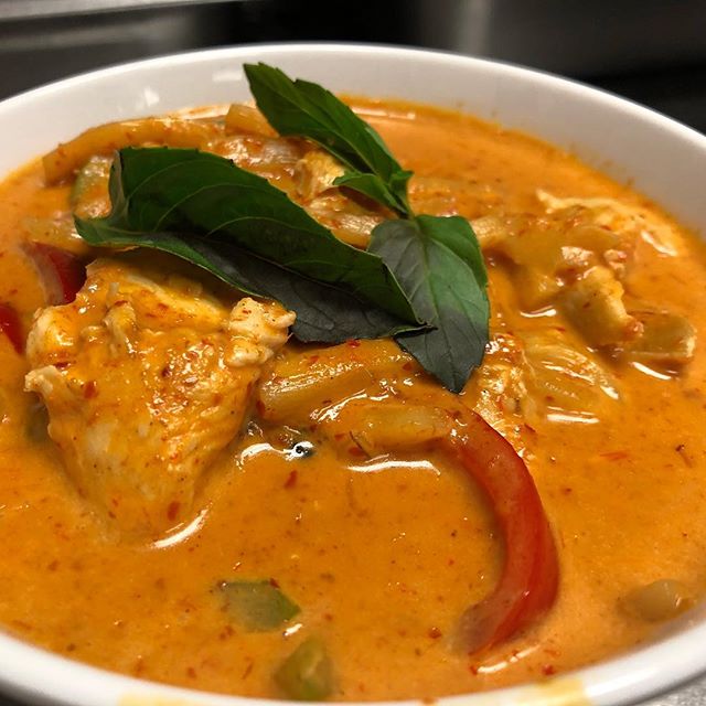 Order Red Curry food online from La Moon Thai Eatery store, San Diego on bringmethat.com