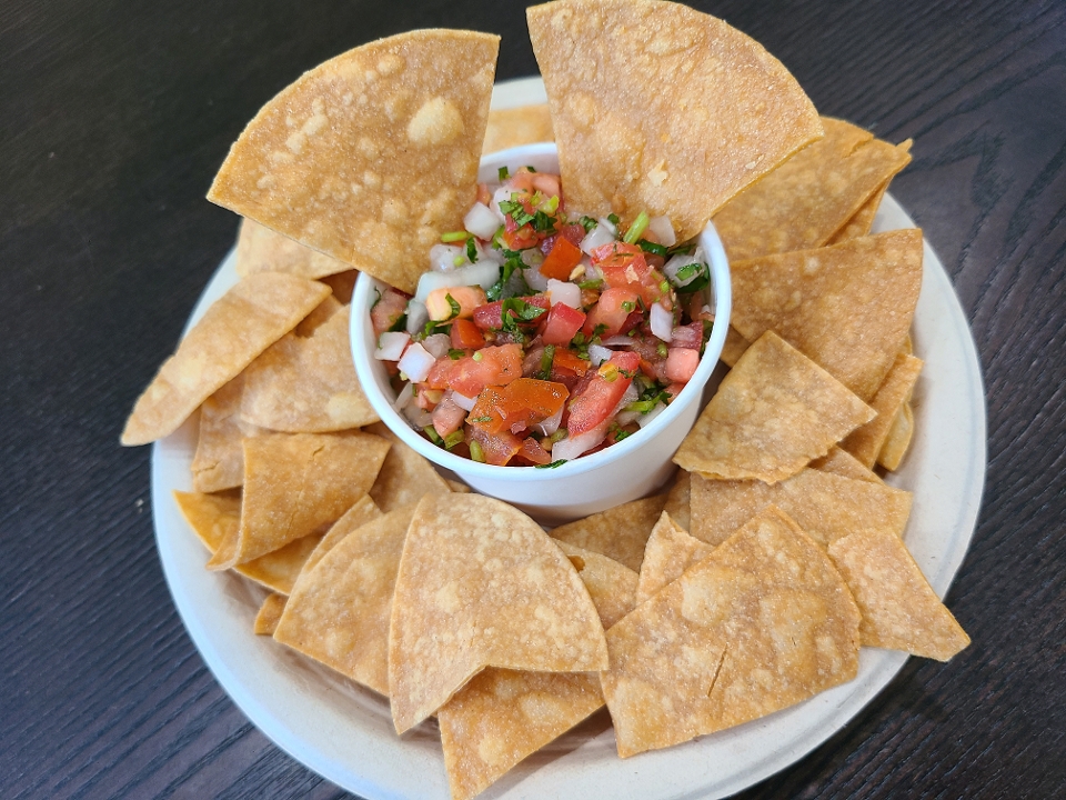 Order Fresh Salsa and Chips food online from Nina Taqueria store, Los Gatos on bringmethat.com
