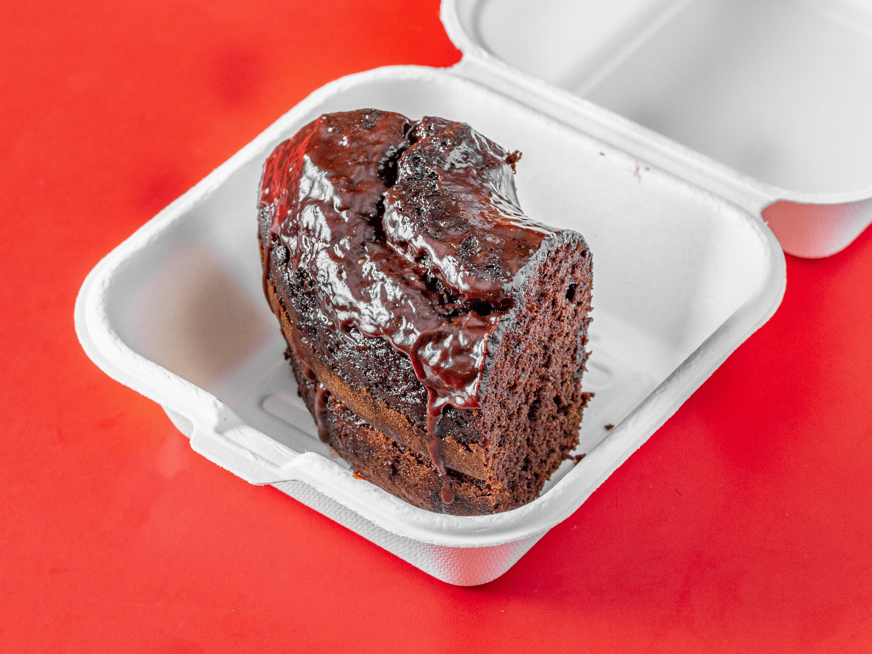 Order Chocolate Cake food online from Mr Pizza and Subs store, Pasadena on bringmethat.com