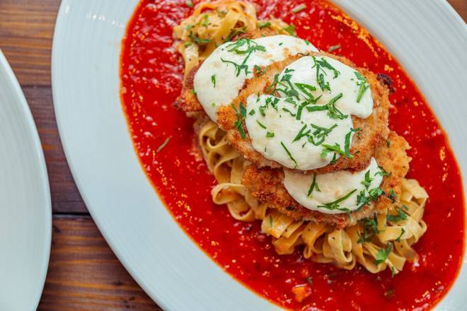 Order GF Chicken Parmesan food online from Pinstripes store, Northbrook on bringmethat.com