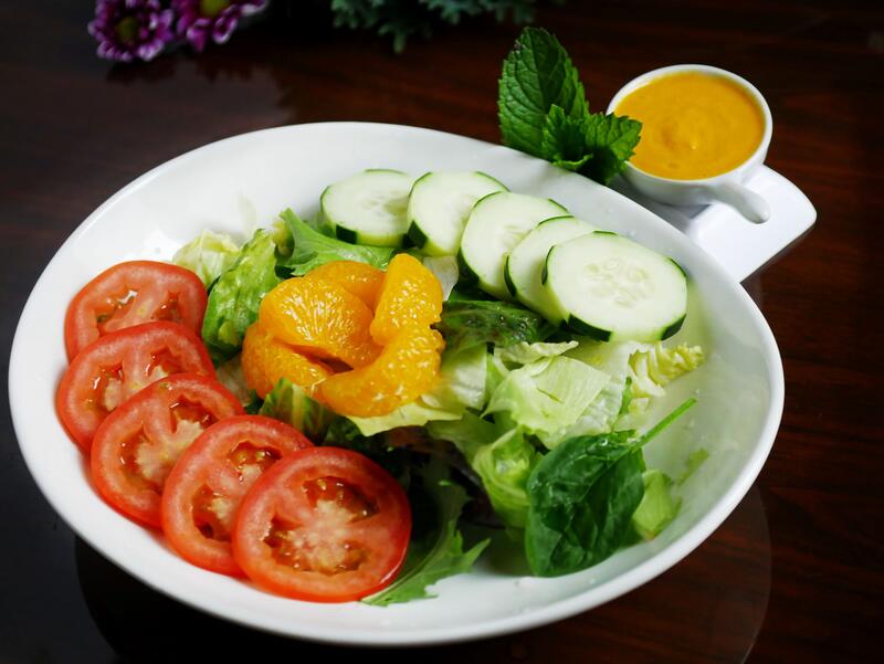 Order Garden Salad food online from Four Leaves Asian Restaurant store, Huntsville on bringmethat.com