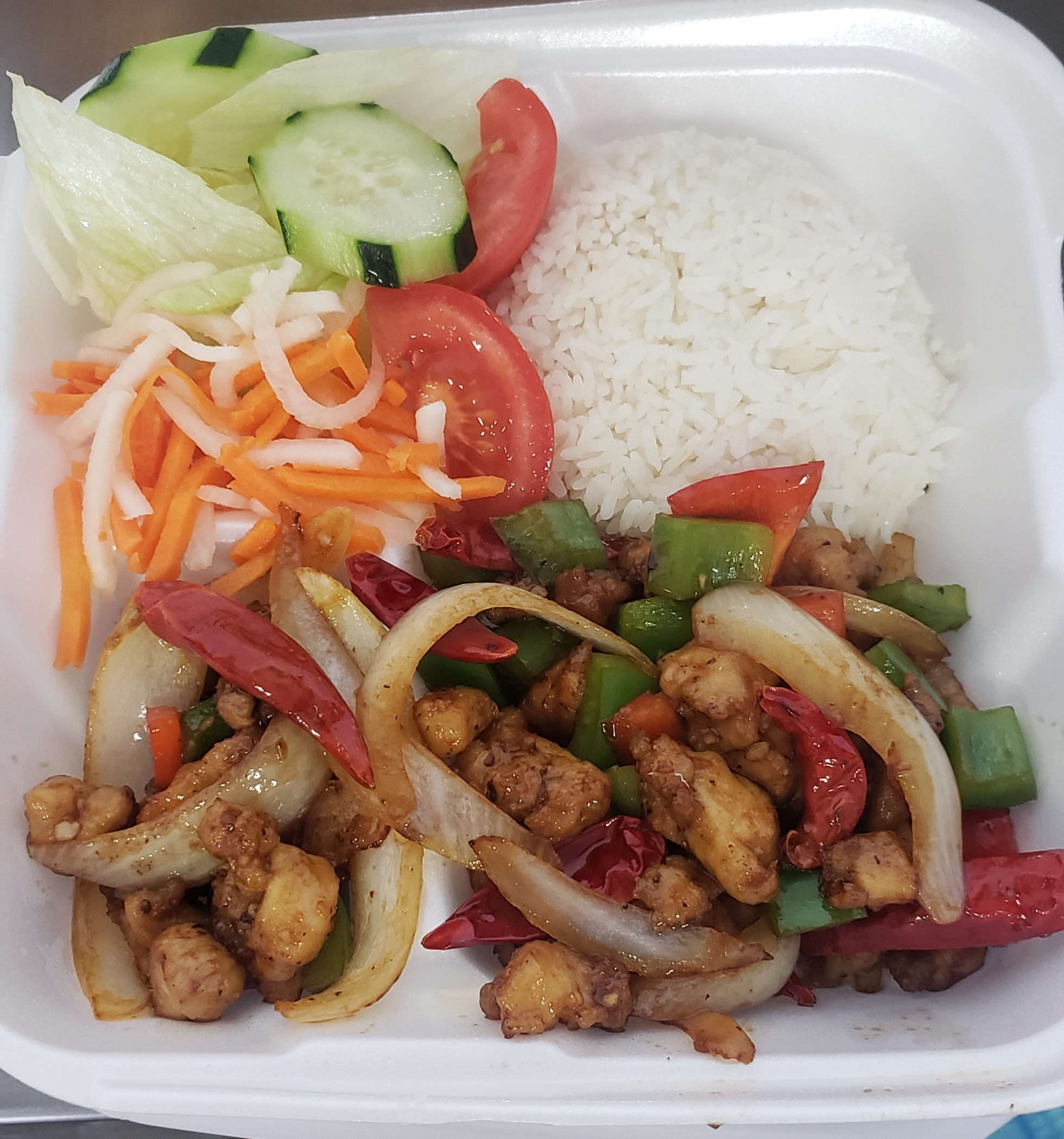 Order R12. Kung Pao Chicken or Shrimp food online from I Love Pho Menudo And Taco store, Fresno on bringmethat.com