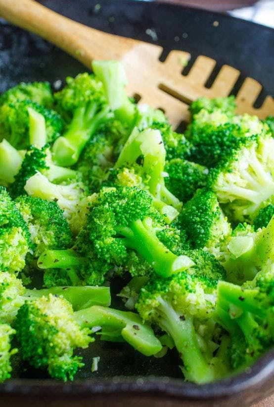 Order Side of Broccoli - Appetizer food online from Lunetta pizza store, New York on bringmethat.com