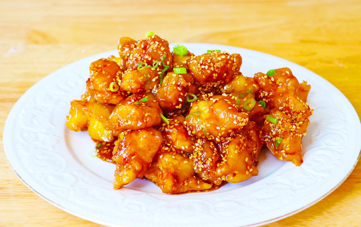 Order S13. Sesame Chicken food online from Nice Chinese Restaurant store, Downingtown on bringmethat.com