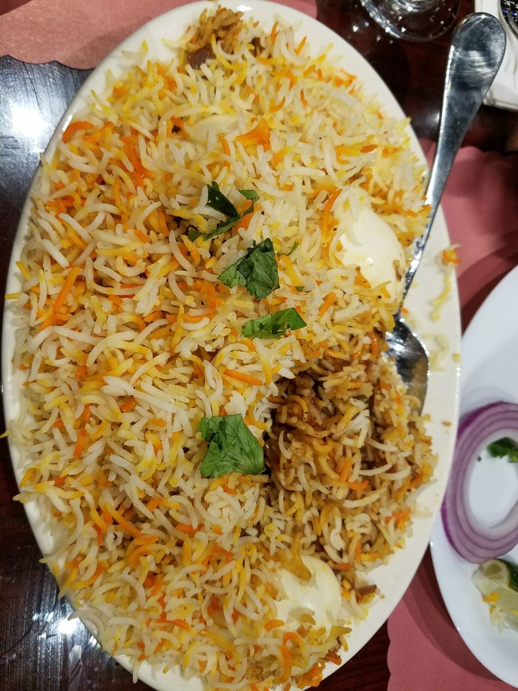Order Hyderabadi Chicken Dum Biryani food online from Szechuan Restaurant store, Wilmington on bringmethat.com