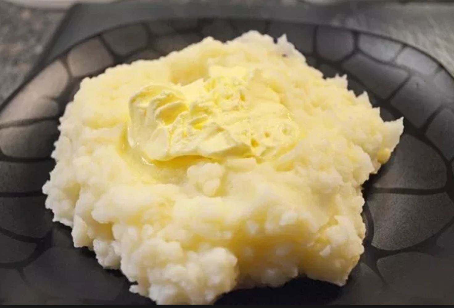 Order 7 oz. "Tina Turner" Mashed Potatoes food online from Ms Chicken Shack store, Beaver Falls on bringmethat.com