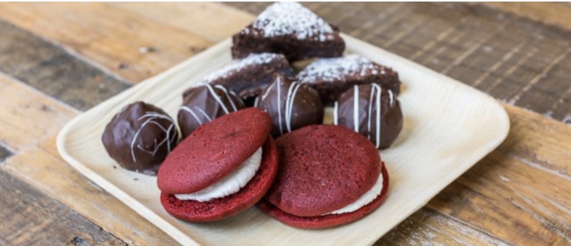 Order Black & White Cookie food online from Nohea Cafe store, Chicago on bringmethat.com
