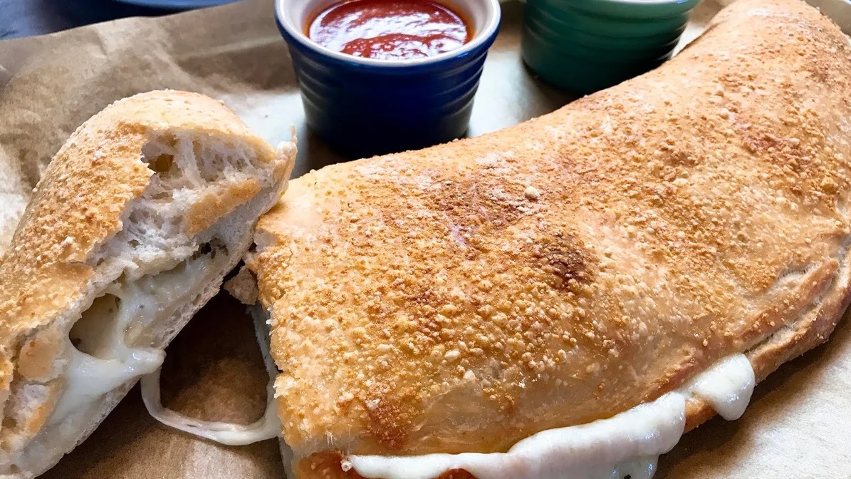 Order Cheese Calzone food online from Tony's Pizza store, Whittier on bringmethat.com