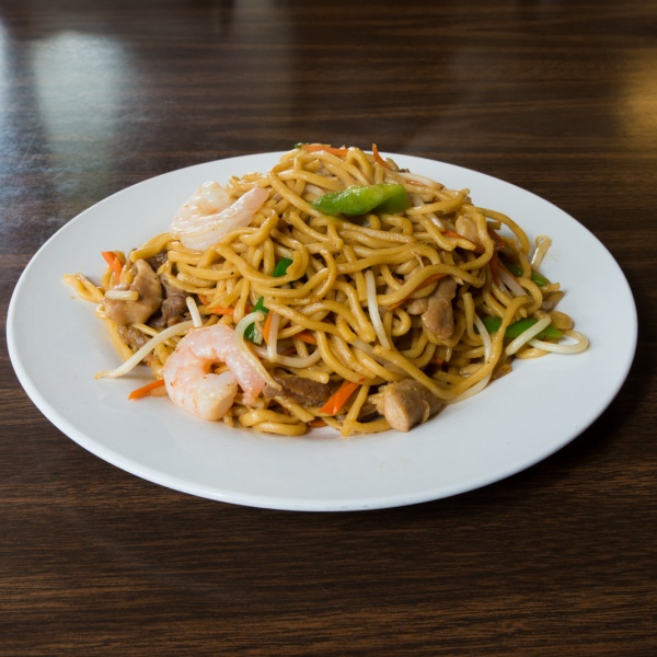 Order Seafood Chow Mein food online from Golden Kim Tar store, San Francisco on bringmethat.com