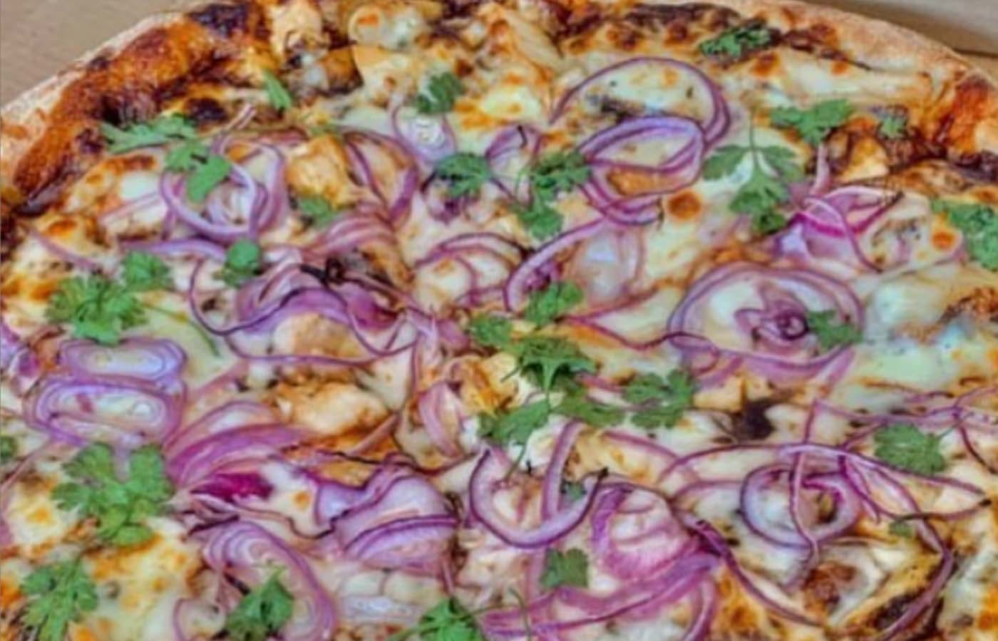 Order BBQ Chicken Pizza - Small 14'' food online from De Luca's store, San Diego on bringmethat.com