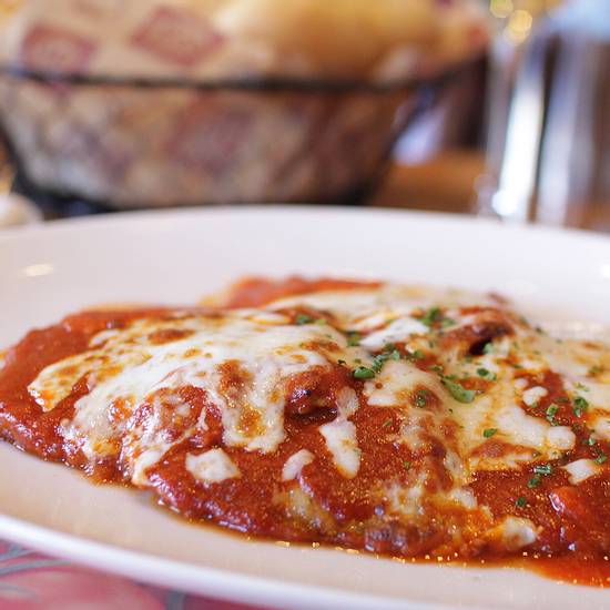 Order Veal Cutlet Parmigiana Platter food online from Mama Theresa Pizzeria Restaurant store, Westbury on bringmethat.com