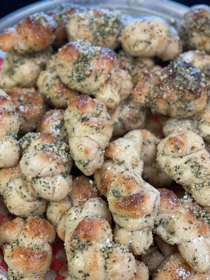 Order Garlic Knots - 6 Pieces food online from Carini's Pizza Restaurant store, Mahanoy City on bringmethat.com