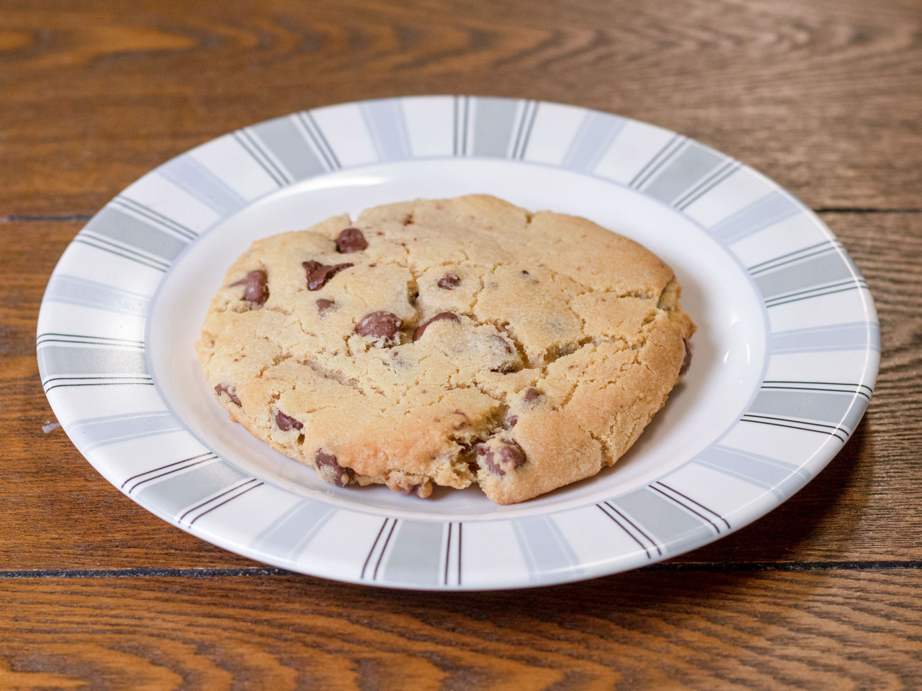 Order 1. Chocolate Chip Cookie food online from Mimzy Bakehouse store, Avon Lake on bringmethat.com