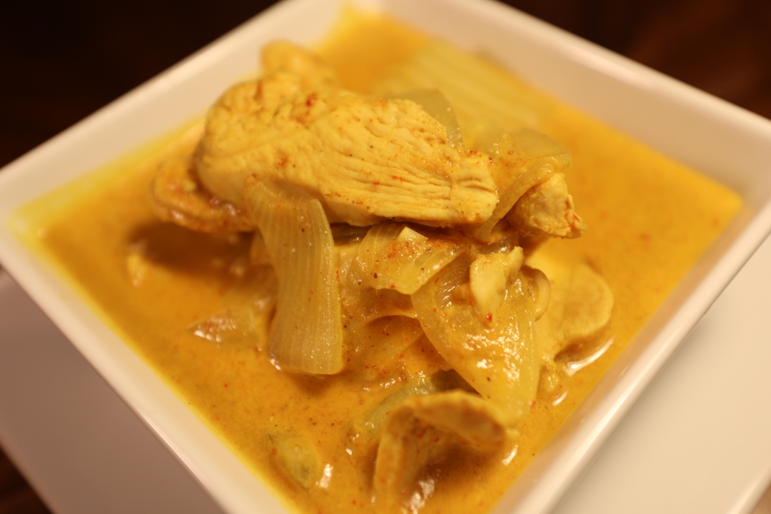 Order Yellow Curry food online from Cook On Thai store, Chino Hills on bringmethat.com