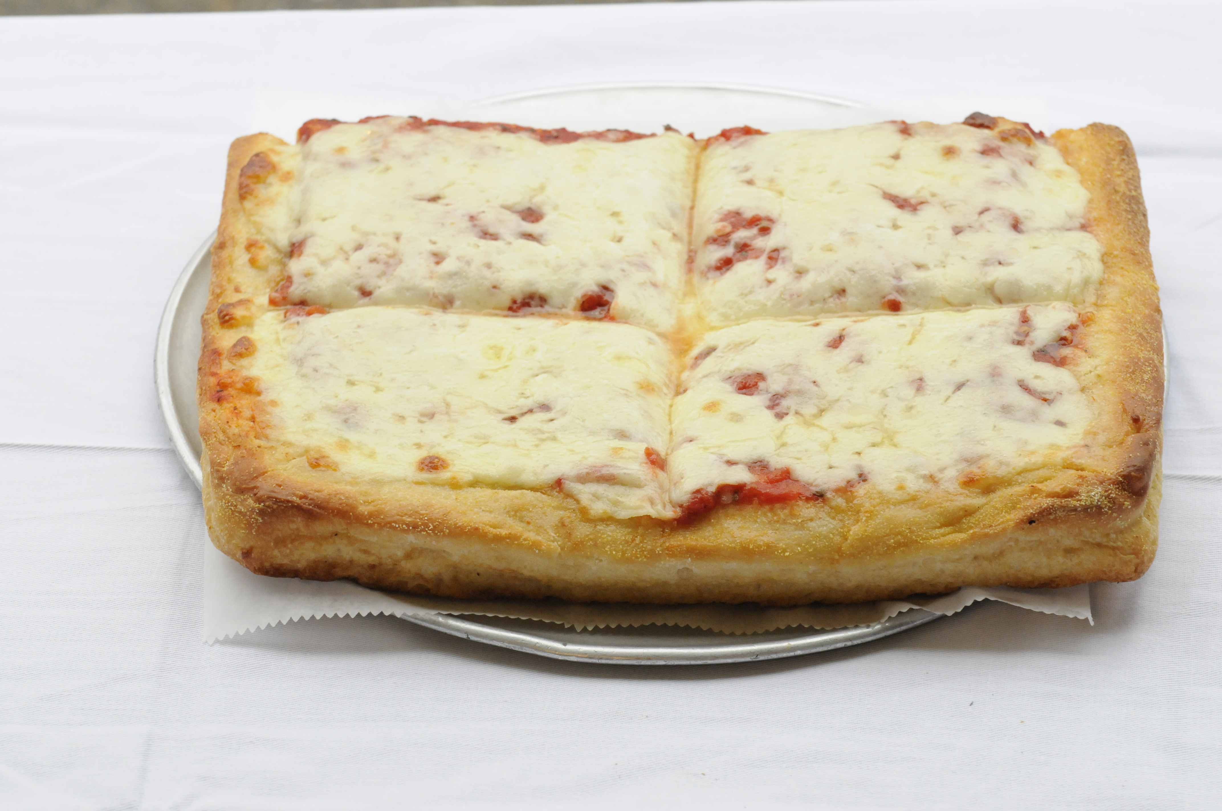 Order Sicilian Pizza food online from Roberto's Pizza & Pasta store, New Rochelle on bringmethat.com